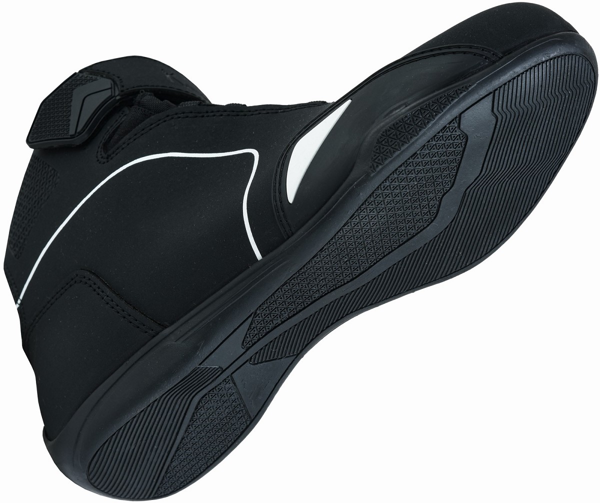 ZAPATILLAS DE MOTO IMPERMEABLES Y TRANSPIRABLES CON HOMOLOGACIÓN CE Y EPI