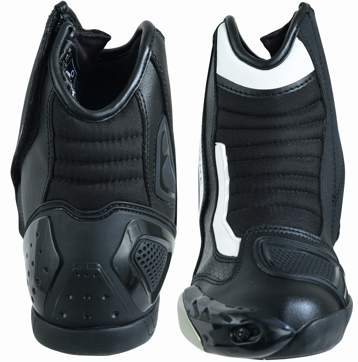 BOTAS DE MOTO CARRETERA ESTILO DEPORTIVO CAÑA CORTA IMPERMEABLES Y TRANSPIRABLES CON HOMOLOGACIÓN CE Y EPI