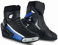 BOTAS DE MOTO DE CARRETERA ESTILO DEPORTIVO, DE CAÑA CORTA/MEDIA, ULTRAPERFORADAS, CON HOMOLOGACIÓN CE Y EPI