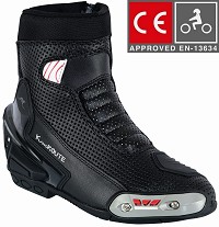 BOTAS DE MOTO DE CARRETERA ESTILO DEPORTIVO, DE CAÑA CORTA/MEDIA, ULTRAPERFORADAS, CON HOMOLOGACIÓN CE Y EPI